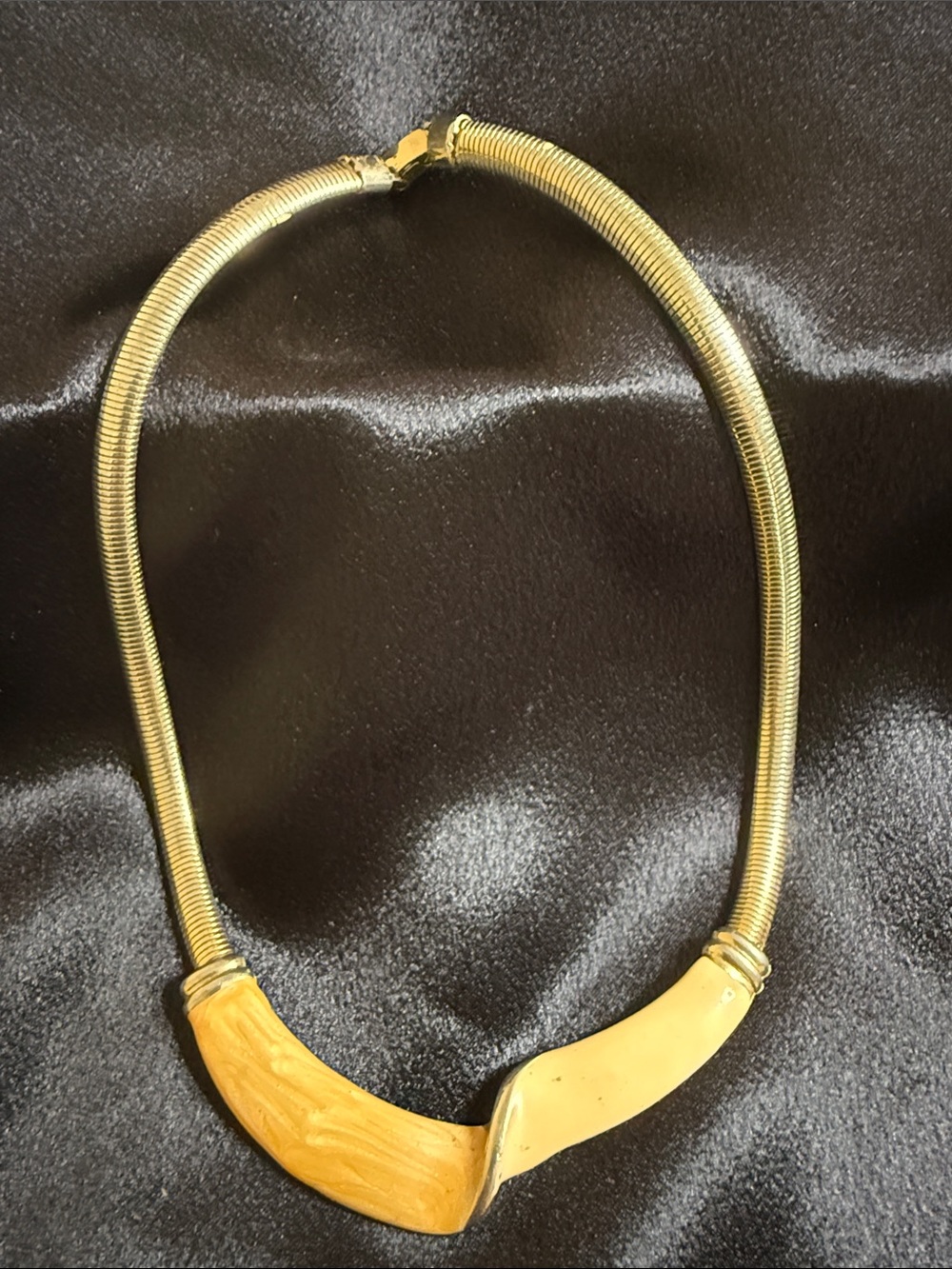 Gold-Tone V-Bend Collar Necklace - Classic Gold Statement